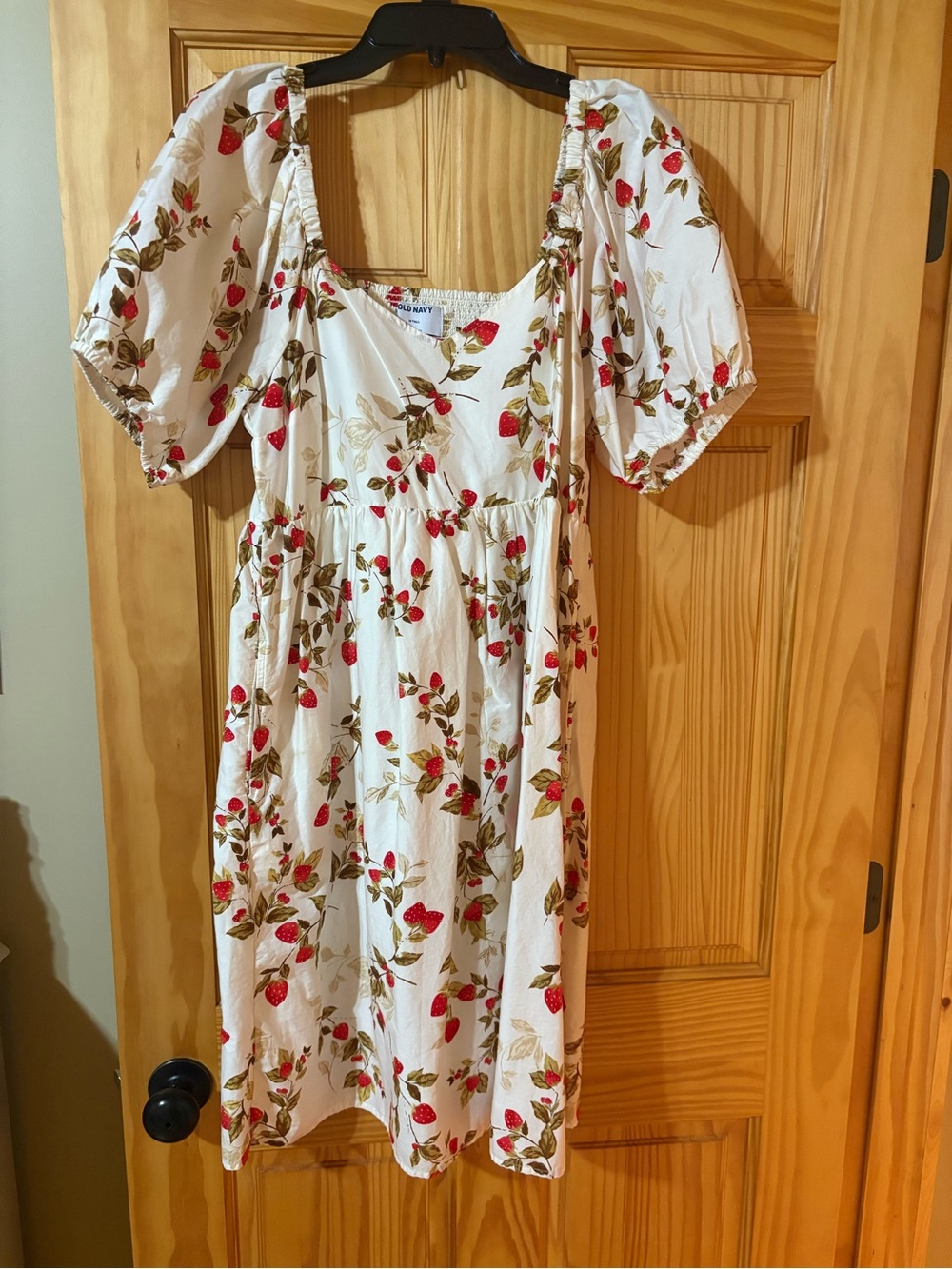 Women’s White Strawberry Print Midi Dress in medium TALL!